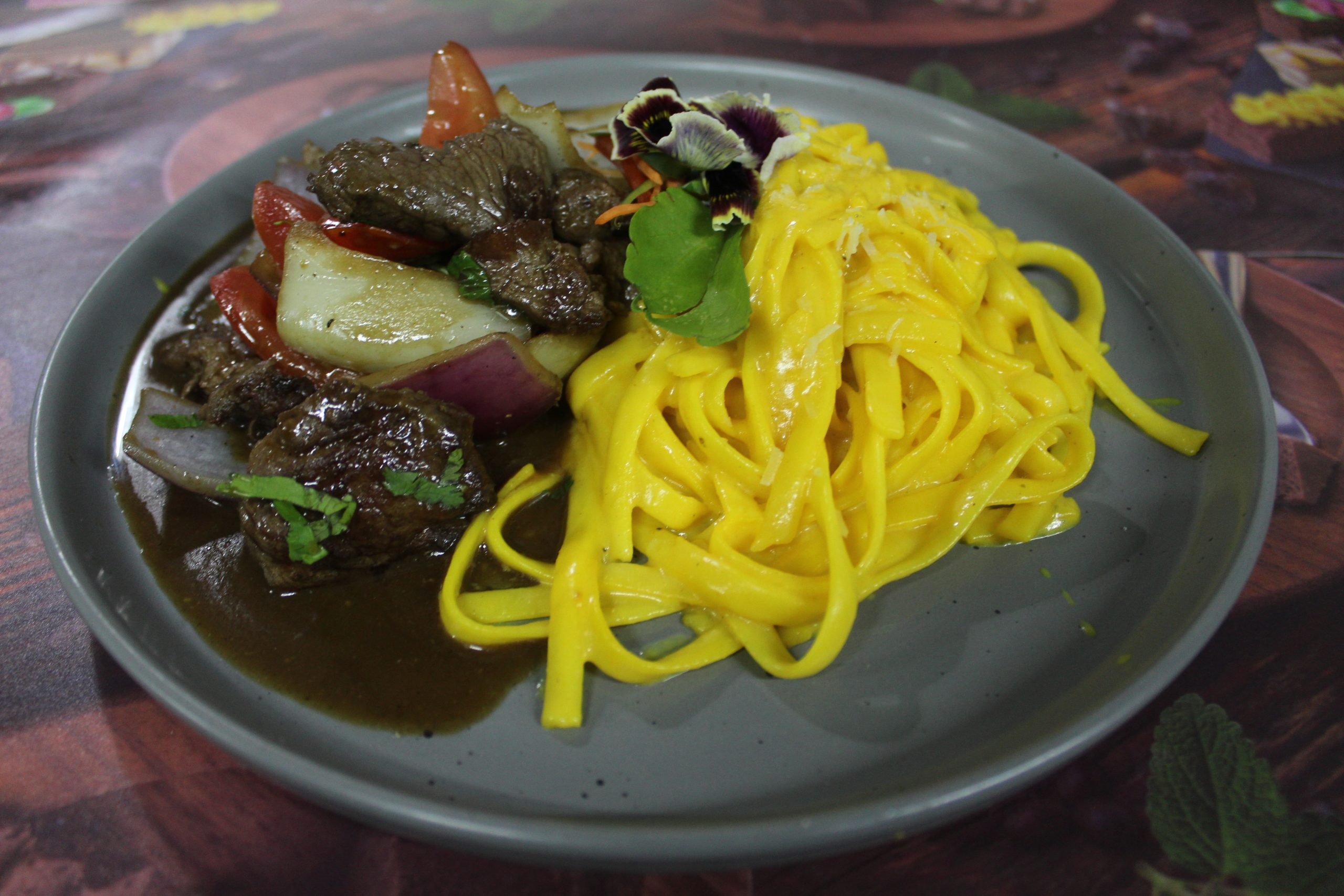 SALTEADO AL ESTILO HUANCA